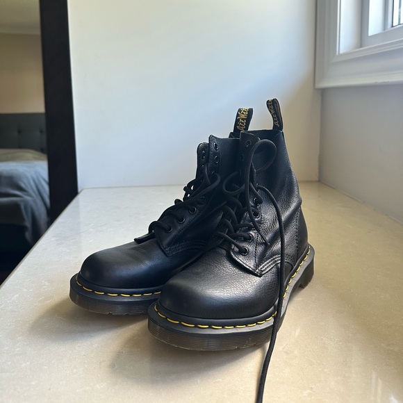 Doc Martens 1460 Women’s Pascal Virgina Leather Boots - Picture 4 of 6